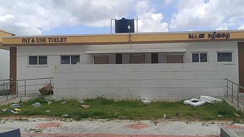 Closed toilet