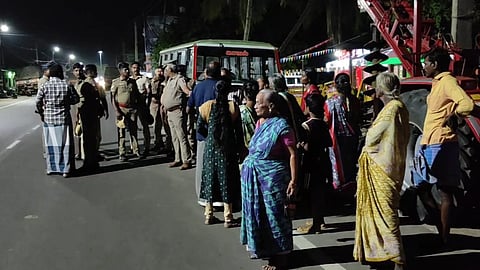 தந்தை மகன் கைது