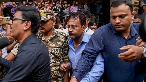 கல்லூரி முதல்வர் சந்தீப் கோஷ்