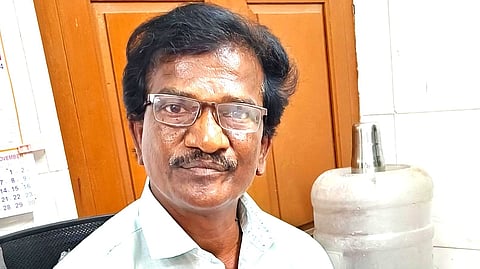 துணை வட்டாட்சியர் கைது 