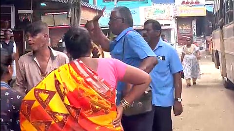 பயணியின் கன்னத்தில் அறைந்த நடத்துனர் சஸ்பெண்ட்
