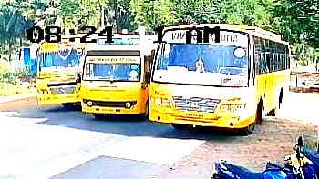 தாறுமாறாக ஓடிய பள்ளி கல்லூரி பேருந்துகள்