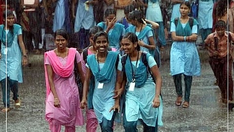 பள்ளி கல்லூரிகளுக்கு விடுமுறை