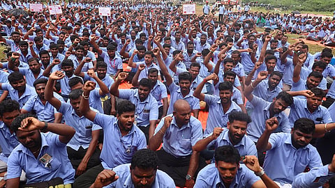 சாம்சங் தொழிலாளர்கள் போராட்டம்
