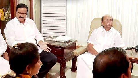 தைலாபுரம் இல்லத்தில் ராமதாஸ் - அன்புமணி சமரச பேச்சுவார்த்தை