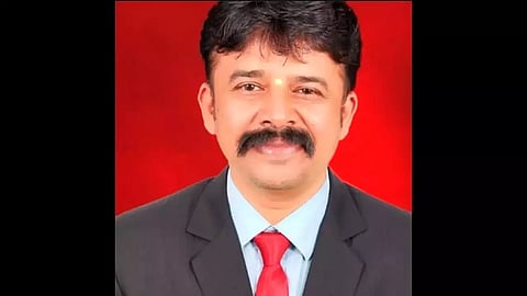 ஆசிரியர் சந்தோஷ் குமார்