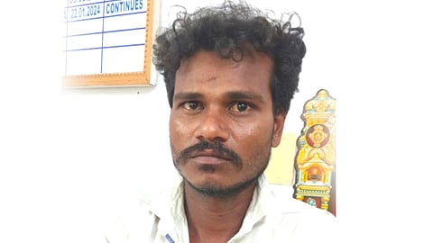 தொழிலாளி கைது 