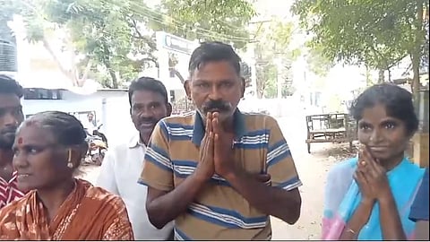 சிறுவனின் தாய் தந்தை