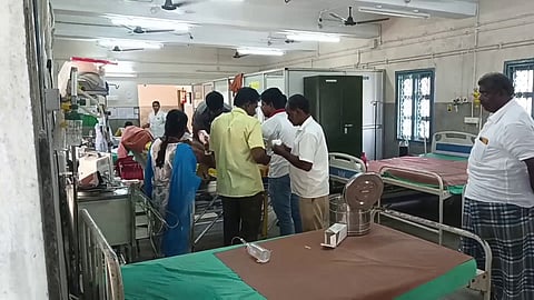 மாணவனை சரமாறியாக வெட்டியதாக 3 சிறார்கள் கைது 