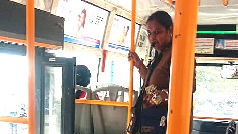 முதல் பெண் நடத்துநர்