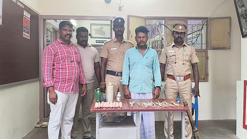 நாட்டுத் துப்பாக்கியை பதுக்கி வைத்திருந்த நபர் கைது