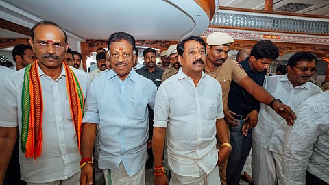 நயினார் நாகேந்திரன் ஒ.பன்னீர்செல்வம் சந்திப்பு