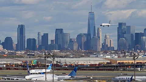 US airlines cancel 1000 flights while complying with shutdown order