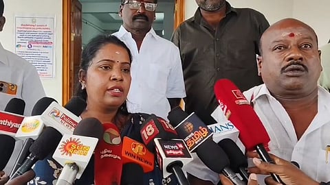திமுக கவுன்சிலர் மற்றும் அவரது கணவர் யோகானந்தம்