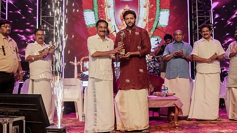 Ravi Mohan got Devi Ratna Award at Utsav 2026