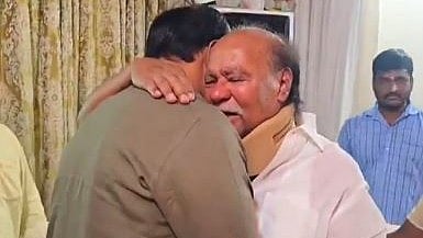 PMK Internal Rift May End? Ramadoss-Anbumani Hug Draws Attention