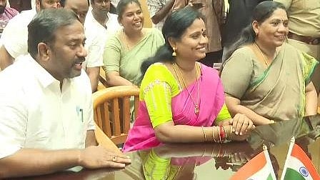 அதிமுக எம்.எல்.ஏ-கள்
