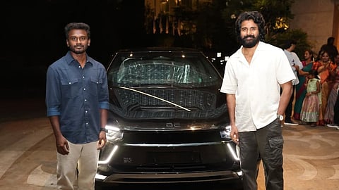 Thaai Kizhavi producers gifted a car to director 