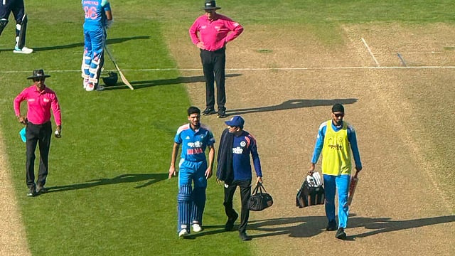 shubman gill left out ground after scoring 80 runs