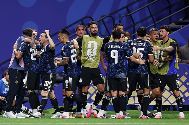 Argentina stun England with to reach World Cup final