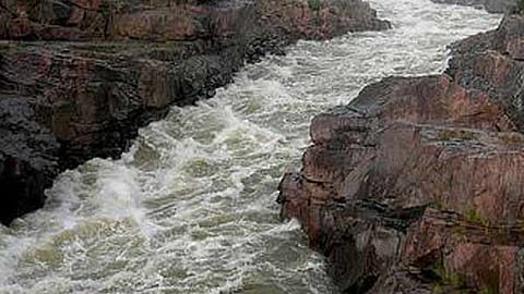 What reasons of Tamil Nadu Opposes Mekedatu Dam?