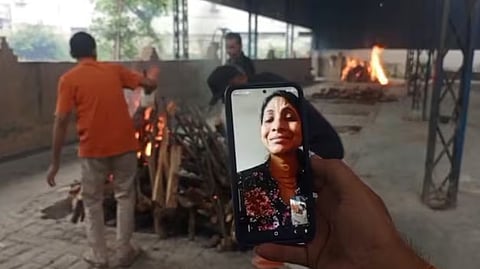 Man dies in old age home daughters watch funeral on video call