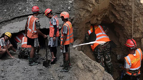 300 people trapped inside the mine in nepal