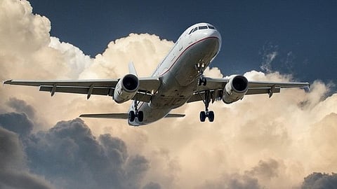 Delta flight suddenly drops to 9,000 feet