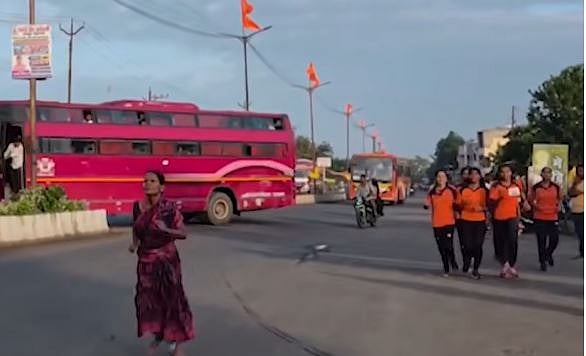 ரூ.3,000 பரிசுத் தொகை.. மகளின் படிப்புக்காக வெறுங்காலுடன் ஓடிய தாய்! நெகிழ்ச்சி சம்பவம்!