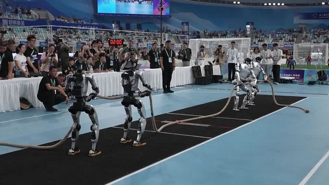 ‘Robot Vs Human’ சண்டை.. ஓங்கி ஒரு 'பன்ச்' விட்ட ரோபோ.. மனிதரைத் தூக்கி வீசிய பயங்கர காட்சி!