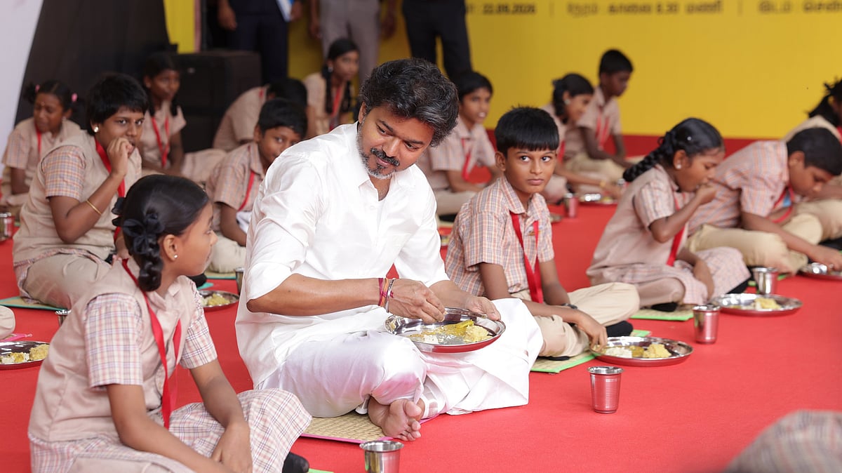 காமராஜர் டூ விஜய்.. 70 ஆண்டு சத்துணவுத் திட்டப் பயணம்.. ஒரு பார்வை!