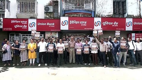 Banks to Remain Open on Sunday Amid Bank Employees’ Strike