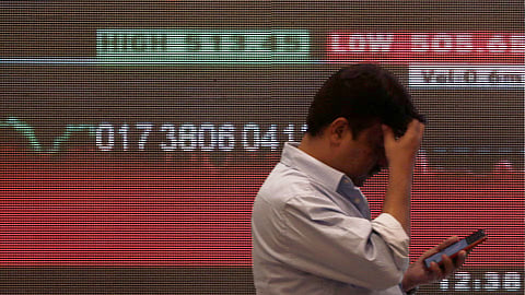 total share market value has fallen by Rs 8 lakh crore in a single day