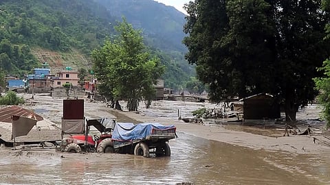 Bihar floods worsen as swollen Gandak breaches embankments across districts