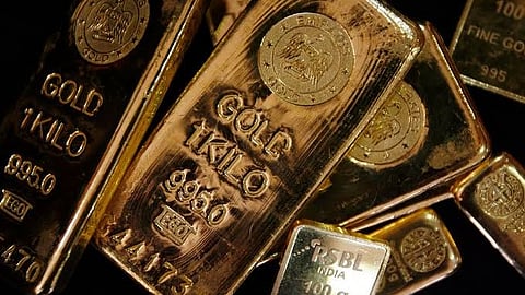 Crude Oil price decline gold price 