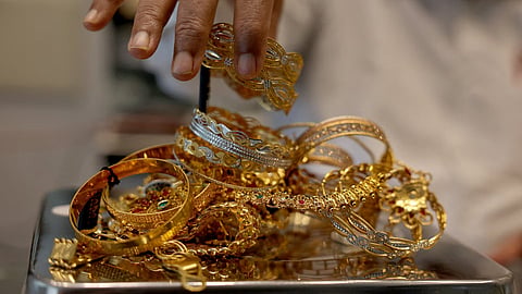 US Treasury yields fall as markets weigh Fed rate outlook