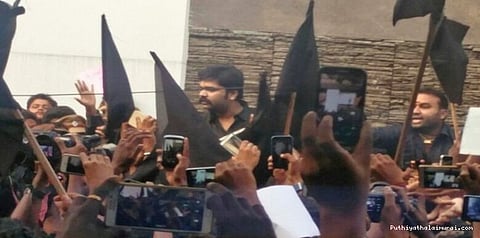 சிம்புவின் கோரிக்கையை ஏற்று ஜல்லிக்கட்டுக்காக ஒன்றிணைந்த இளைஞர்கள்
