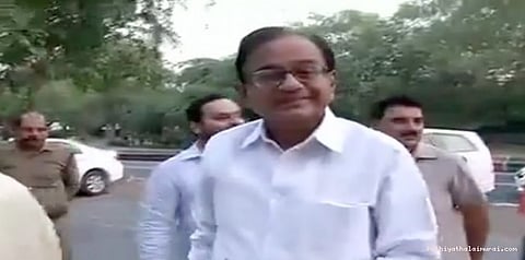 வருமான வரியை குறைக்க வேண்டாம்: ஜெட்லிக்கு ப. சிதம்பரம் ஆலோசனை
