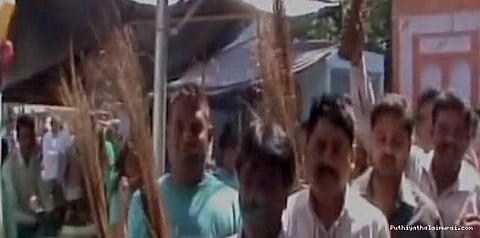 சிவன் கோயிலுக்கு துடைப்பம் காணிக்கை