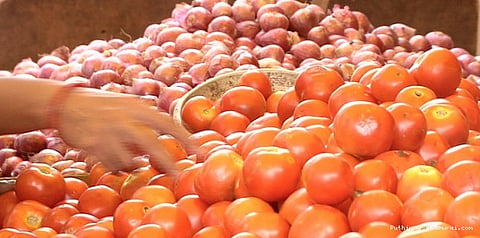 விலை சரிவு: தக்காளி விவசாயிகள் வேதனை