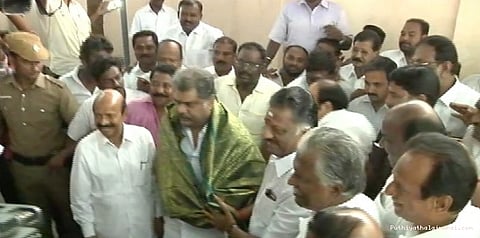 ஓபிஎஸ்சுடன் இணைந்து பிரசாரம்: வாசன் முடிவு