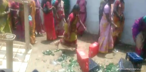 திருப்பூர் அருகே டாஸ்மாக் கடை சூறை.. போர்க்களக் காட்சிகள்