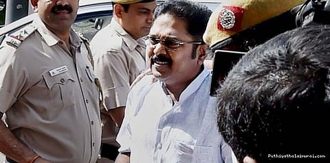 டிடிவி தினகரனுக்கு 15 நாட்கள் நீதிமன்ற காவல்: திகார் சிறையில் அடைப்பு