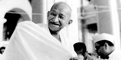 கோட்சே தவிர வேறு யாரேனும் சுட்டனரா?: காந்தி மரணத்தில் சந்தேகம்
