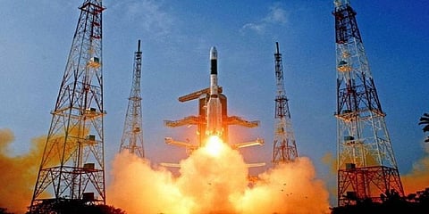 ஜூன் 5ல் விண்வெளிக்கு மனிதர்களை அனுப்புகிறது இஸ்ரோ!