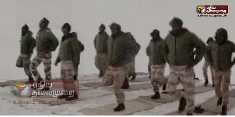 18,000 அடி உயரம், மைனஸ் 25 டிகிரி குளிரில் யோகா செய்து ராணுவ வீரர்கள் அசத்தல்