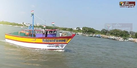 தமிழக மீ‌ன‌வர்கள் ‌17 பேர் கைது - இலங்கை ‌கடற்ப‌‌‌டை மீண்டும் அத்துமீறல் 