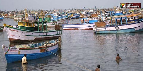 இலங்கை கடற்படை மீண்டும் அத்துமீறல்: தமிழக மீனவர்கள் 8 பேர் சிறைபிடிப்பு