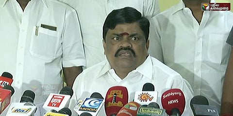 பெண்கள் பிரச்னையில் பதவியை இழந்தவர் வைகைச்செல்வன்: அதிமுகவுக்குள் குடுமிபிடி!