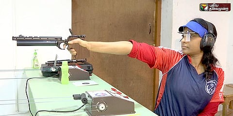 இவரது குறி தவறுவதில்லை...சாதிக்கும் தமிழக மாற்றுத் திறனாளி வீராங்கனை 